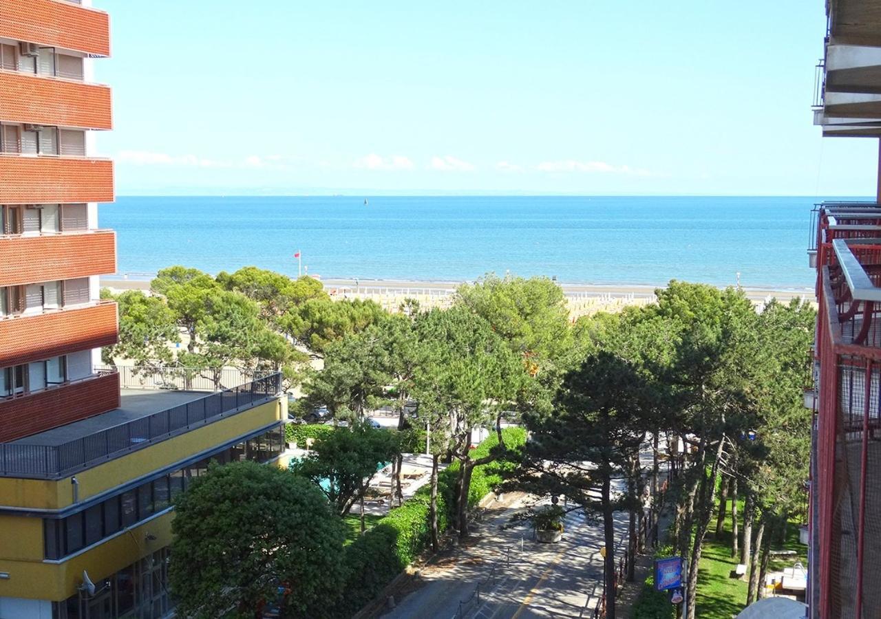 Nuovo Fronte Spiaggia, Terrazza Sul Mare E Piscina Lignano Sabbiadoro Ngoại thất bức ảnh