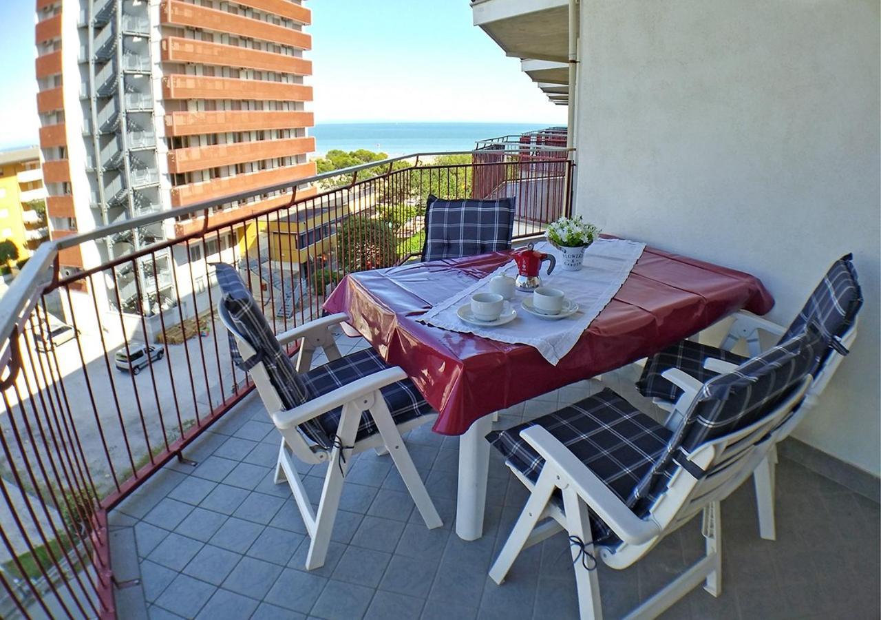 Nuovo Fronte Spiaggia, Terrazza Sul Mare E Piscina Lignano Sabbiadoro Ngoại thất bức ảnh